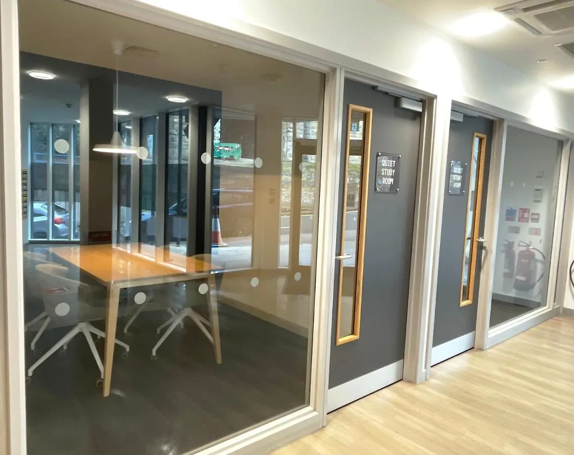 Hnfc Stays - Modern Central Studio With Gym, Parking & Home Cinema Newcastle upon Tyne 0*,